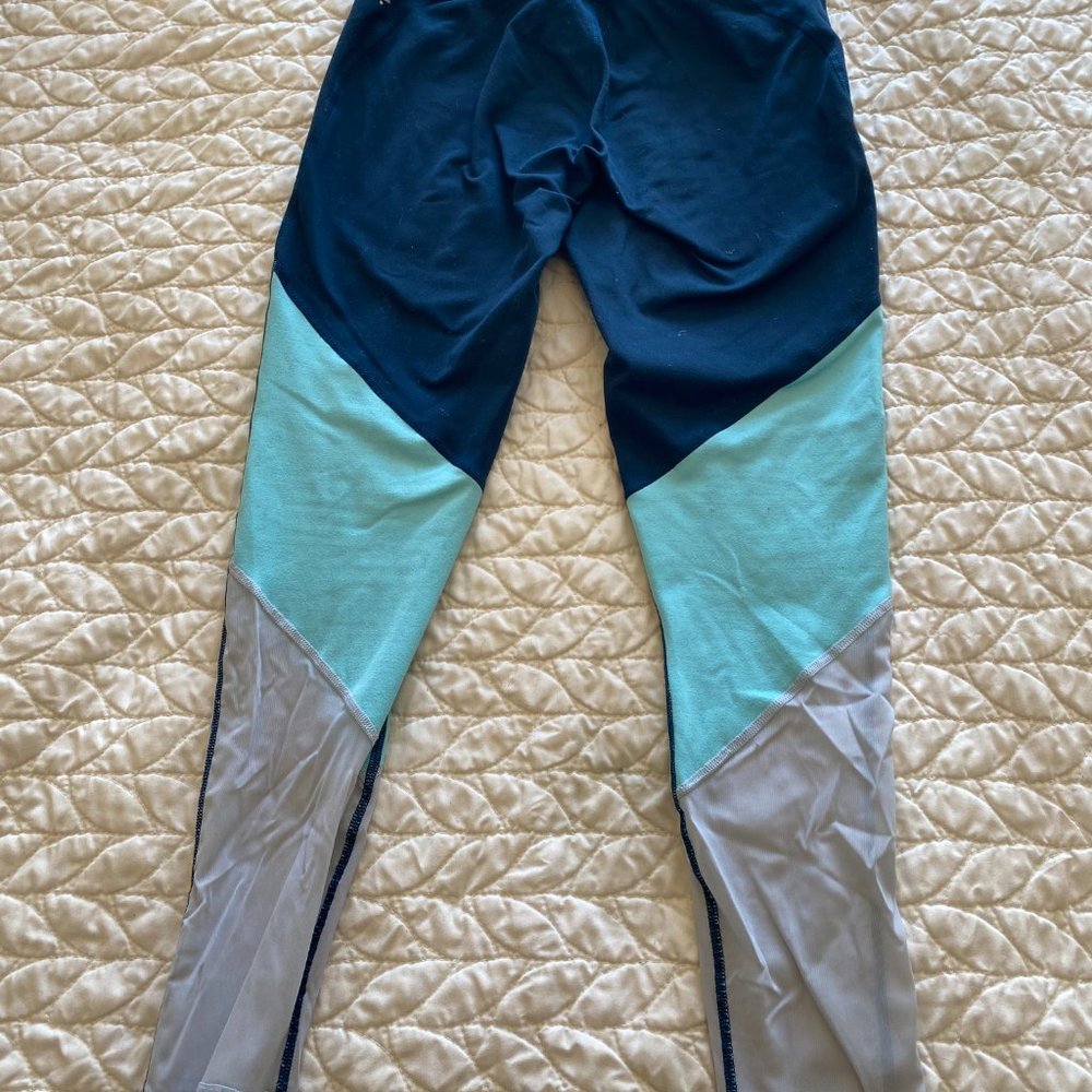 Set Of Three Zone High-Waisted 7/8 Fabletics Legg… - image 7